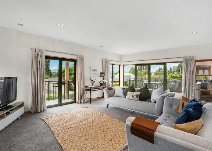 Lake View Holiday home